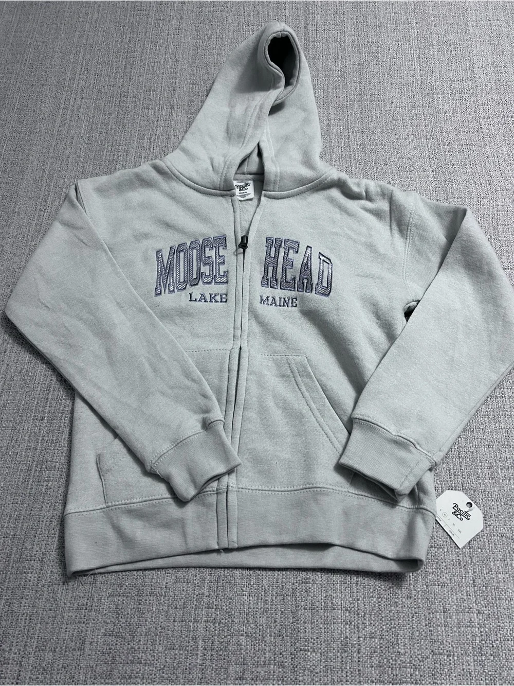 Moose Head Lake Maine Kids' Light Gray Zip Hoodie. Size Youth M. NWT